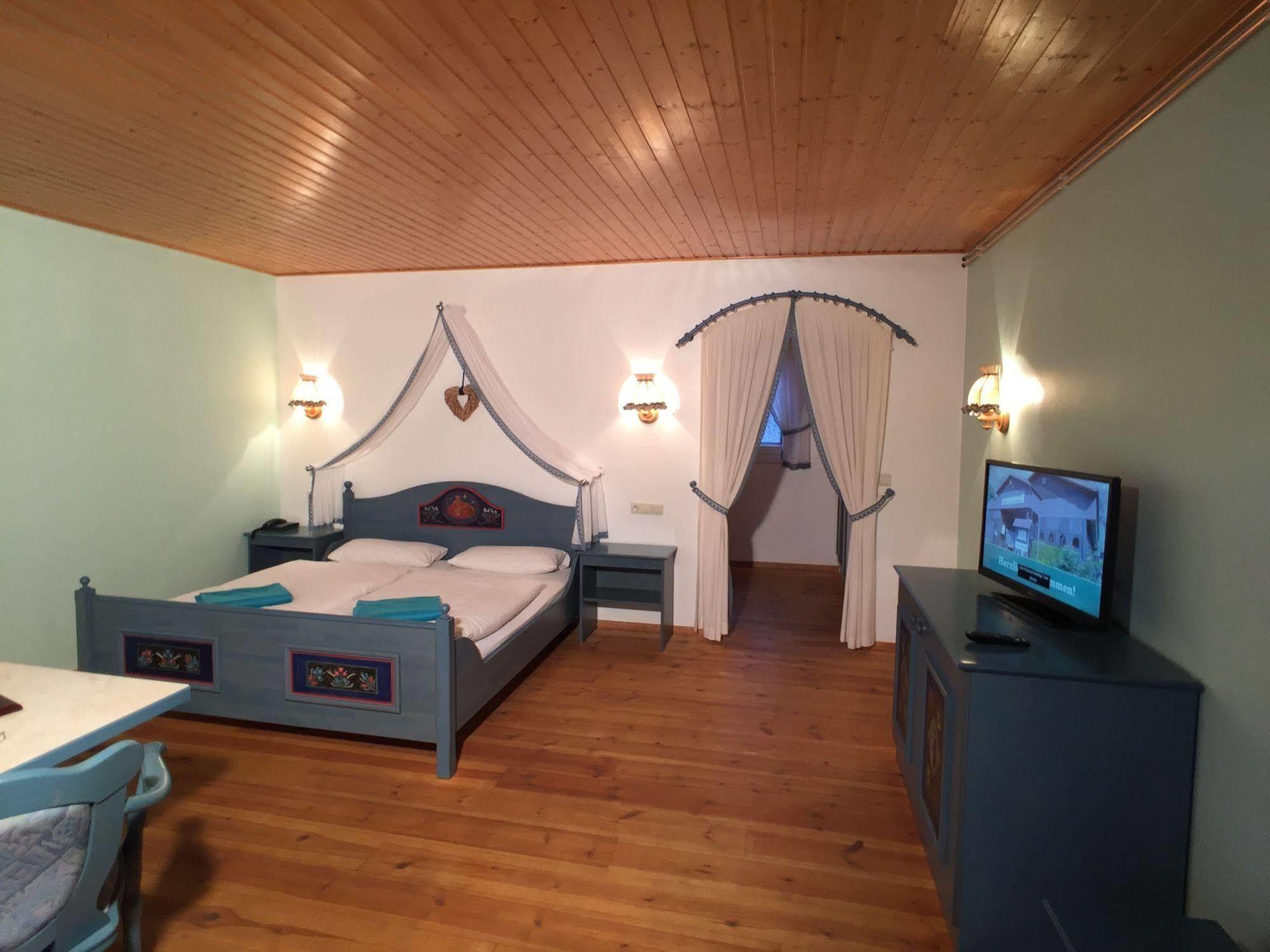 Hotel & Restaurant Zur Spreewaelderin Golßen Εξωτερικό φωτογραφία